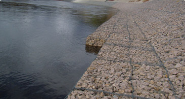 Берегоукрепление с помощью свай